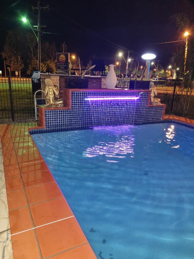 Country Plaza Motel Taree Bagian luar foto