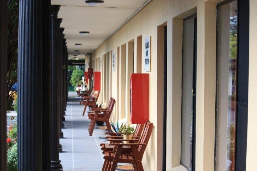 Country Plaza Motel Taree Bagian luar foto
