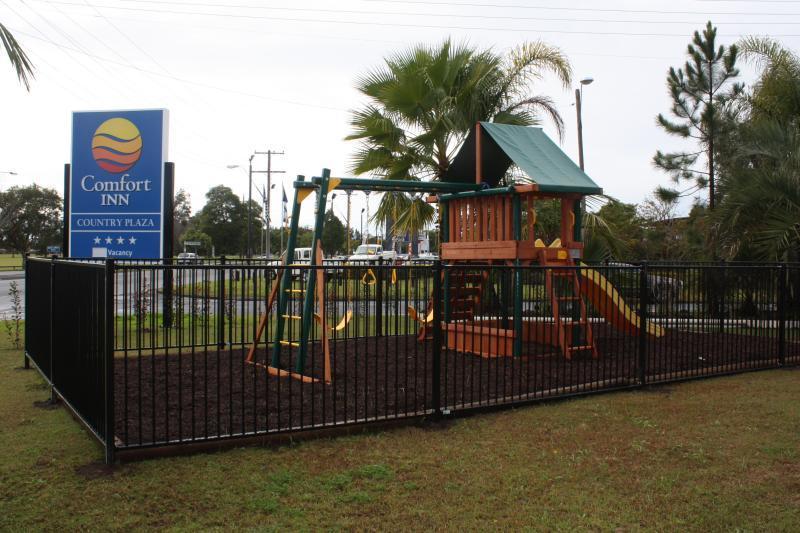 Country Plaza Motel Taree Bagian luar foto