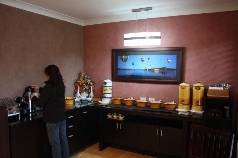 Country Plaza Motel Taree Bagian luar foto