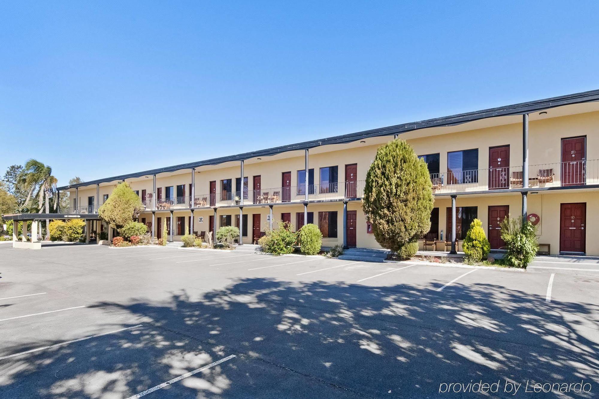 Country Plaza Motel Taree Bagian luar foto