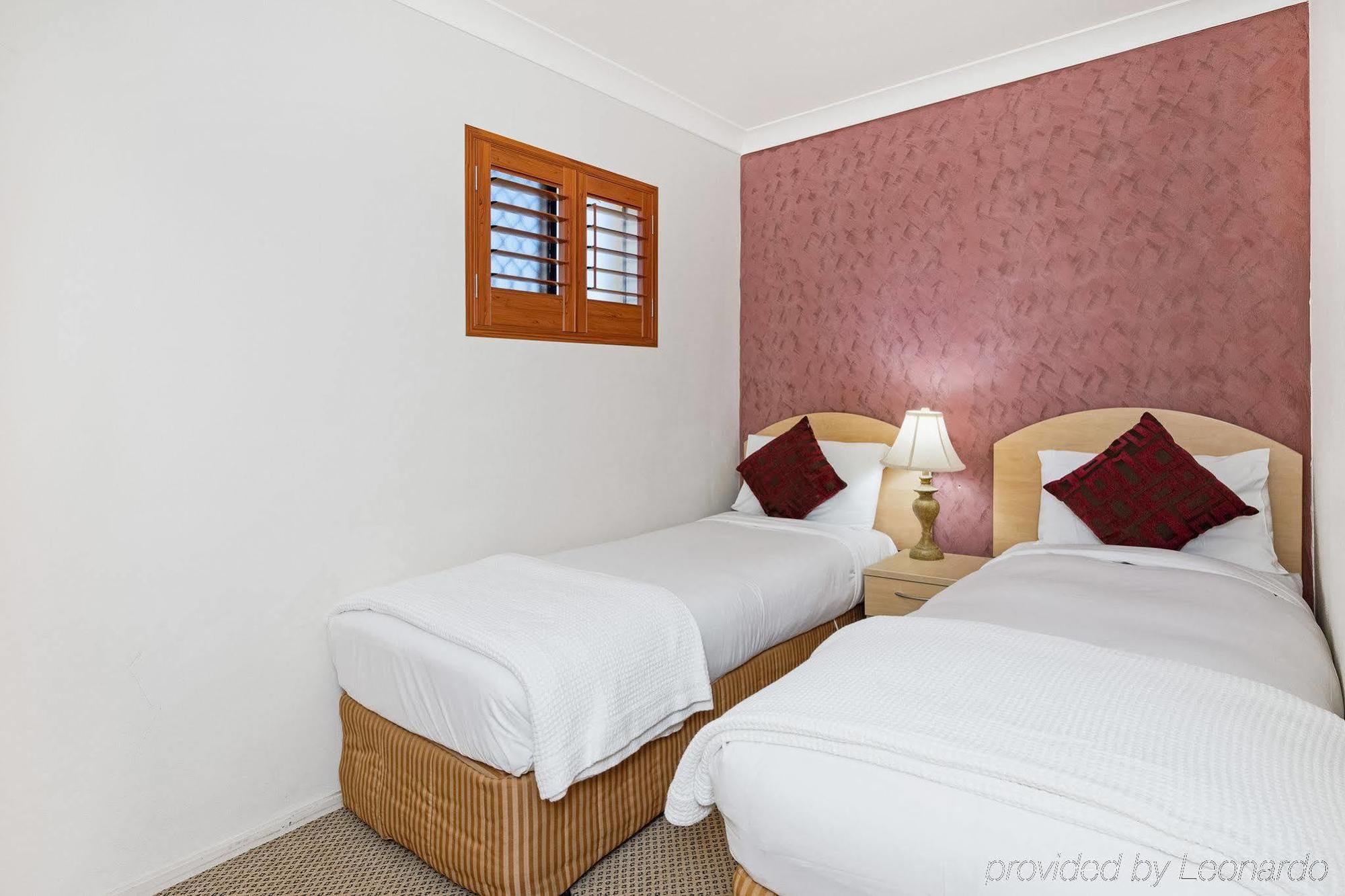 Country Plaza Motel Taree Bagian luar foto