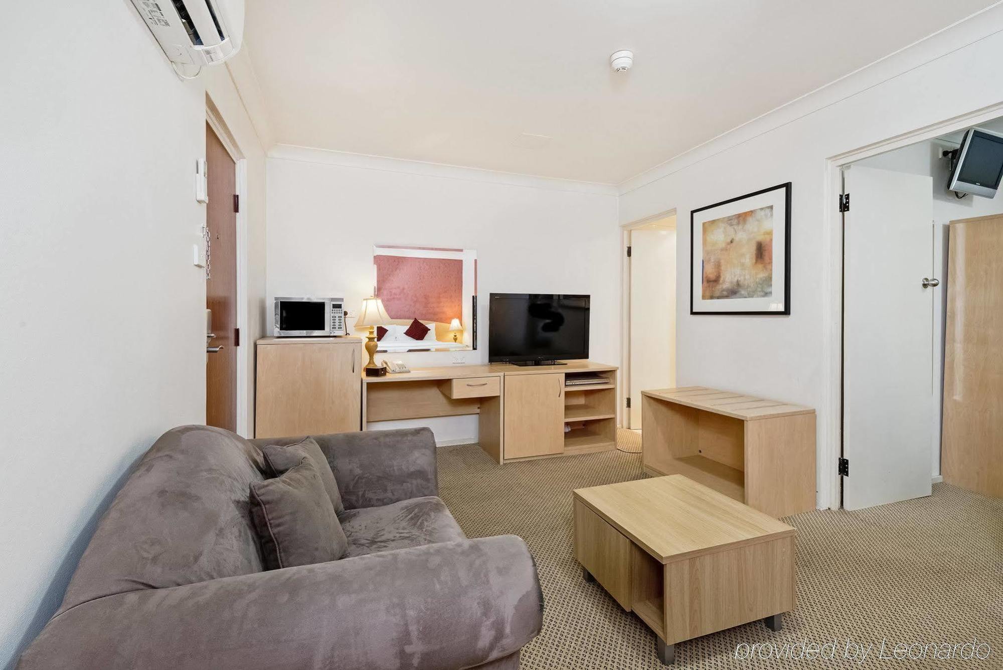 Country Plaza Motel Taree Bagian luar foto